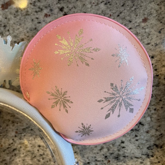 Disney Frozen Anna Elsa Snowflake Ears Loungefly Headband NWT - Picture 8 of 9